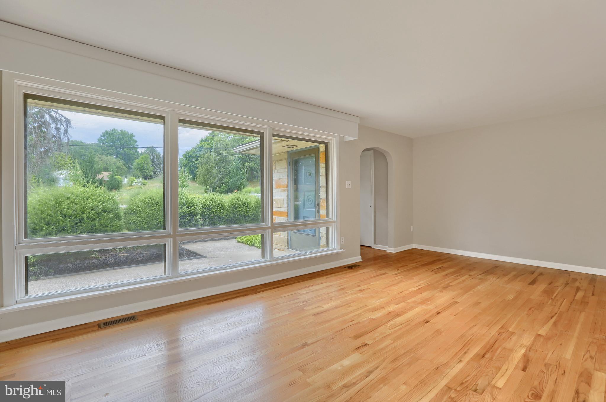 4203 Mc Intosh Road Harrisburg, PA 17112 - Photo 2 of 33 Gallery Image 2
