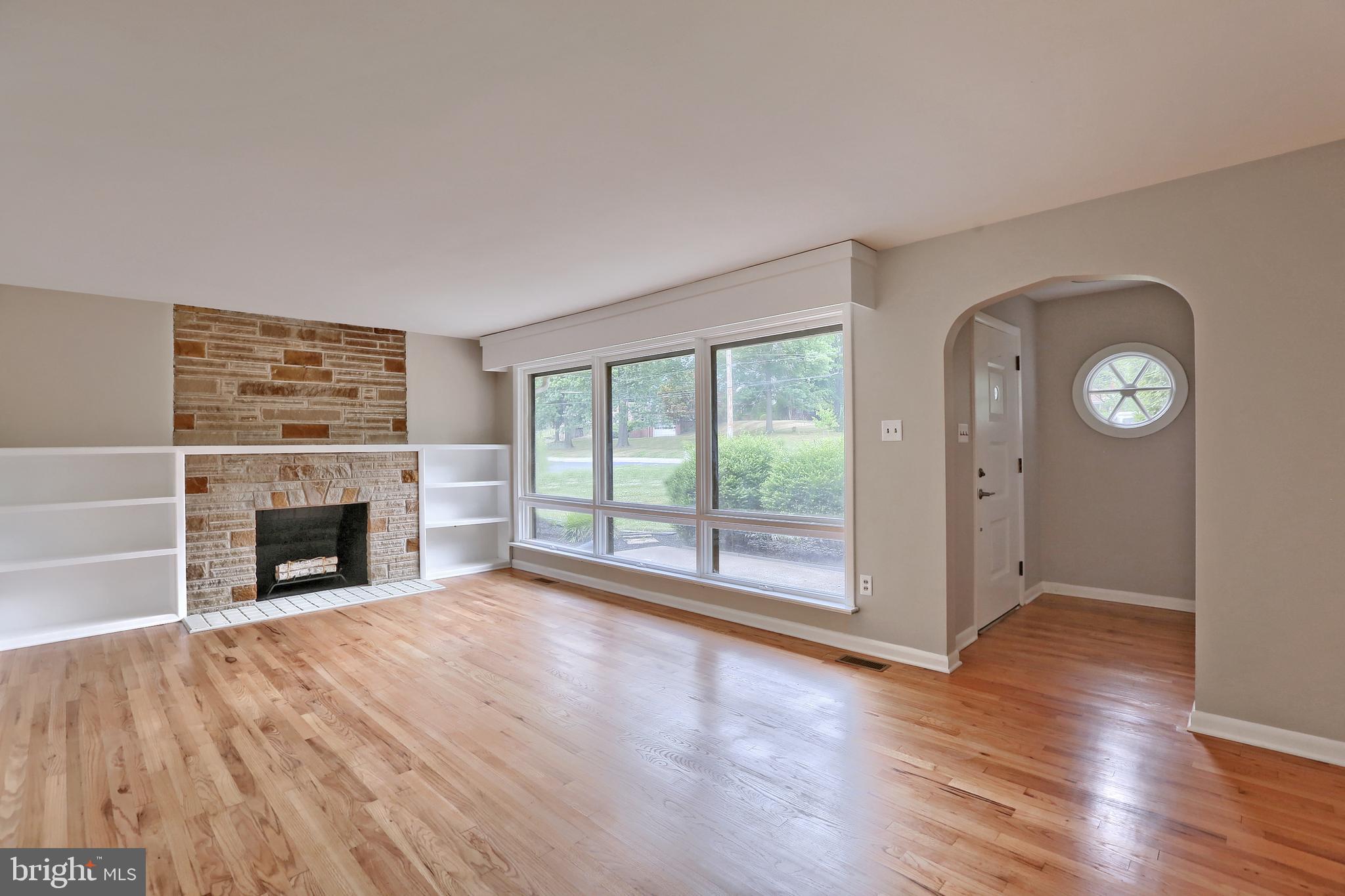 4203 Mc Intosh Road Harrisburg, PA 17112 - Photo 3 of 33 Gallery Image 3