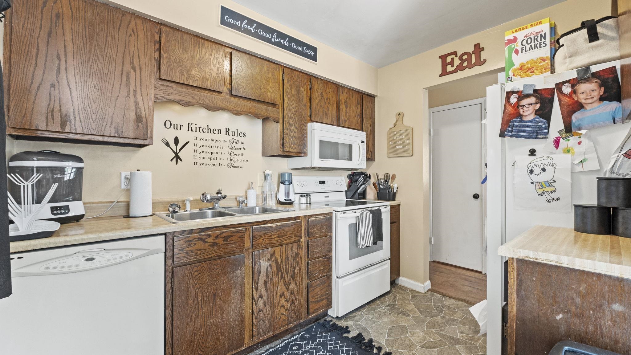 125 Riverview Road Warren, IN 46792 - Photo 13 of 35