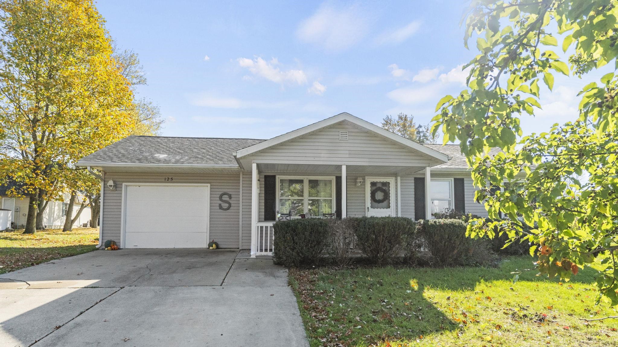 125 Riverview Road Warren, IN 46792 - Photo 2 of 35