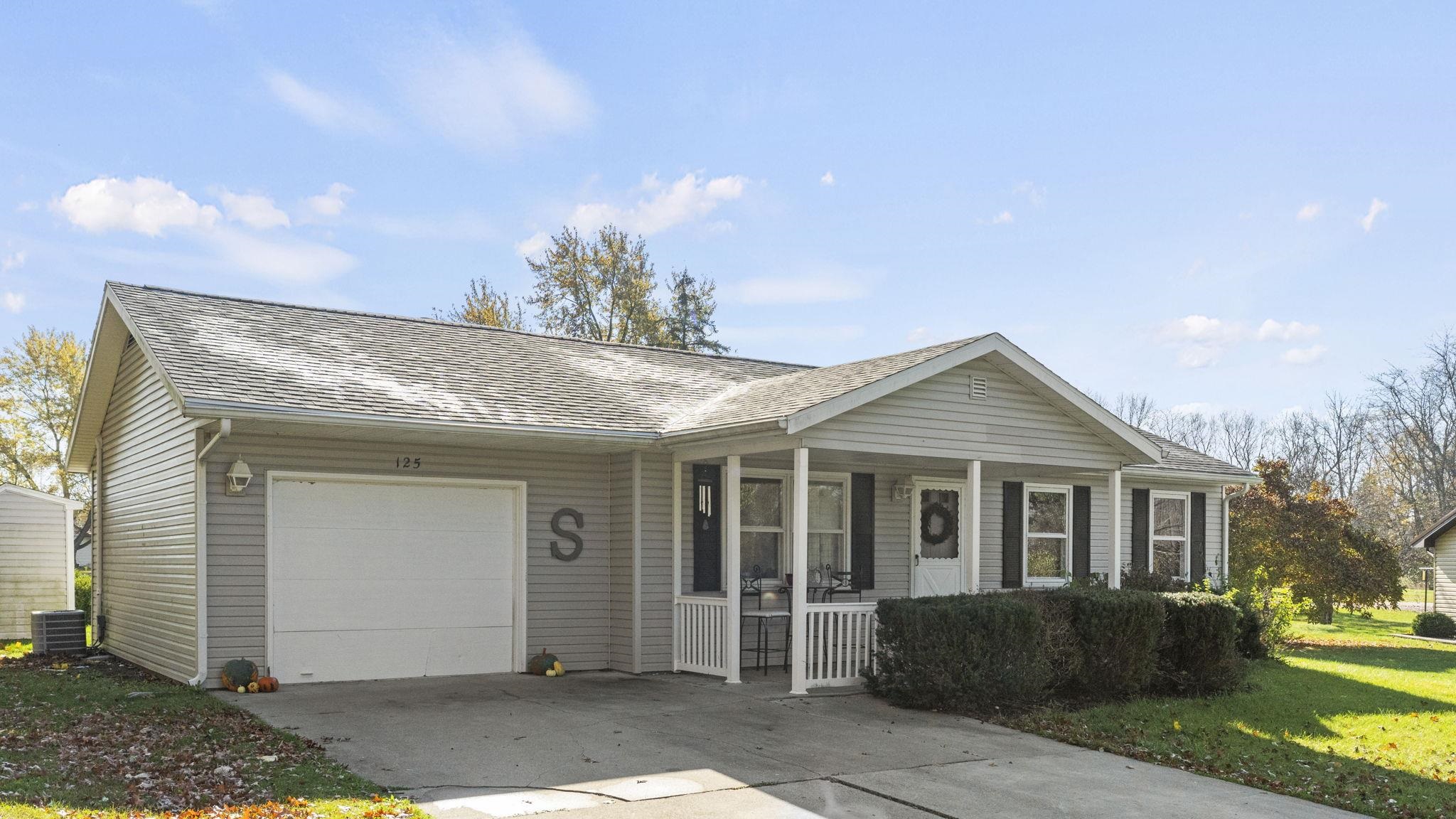 125 Riverview Road Warren, IN 46792 - Photo 3 of 35