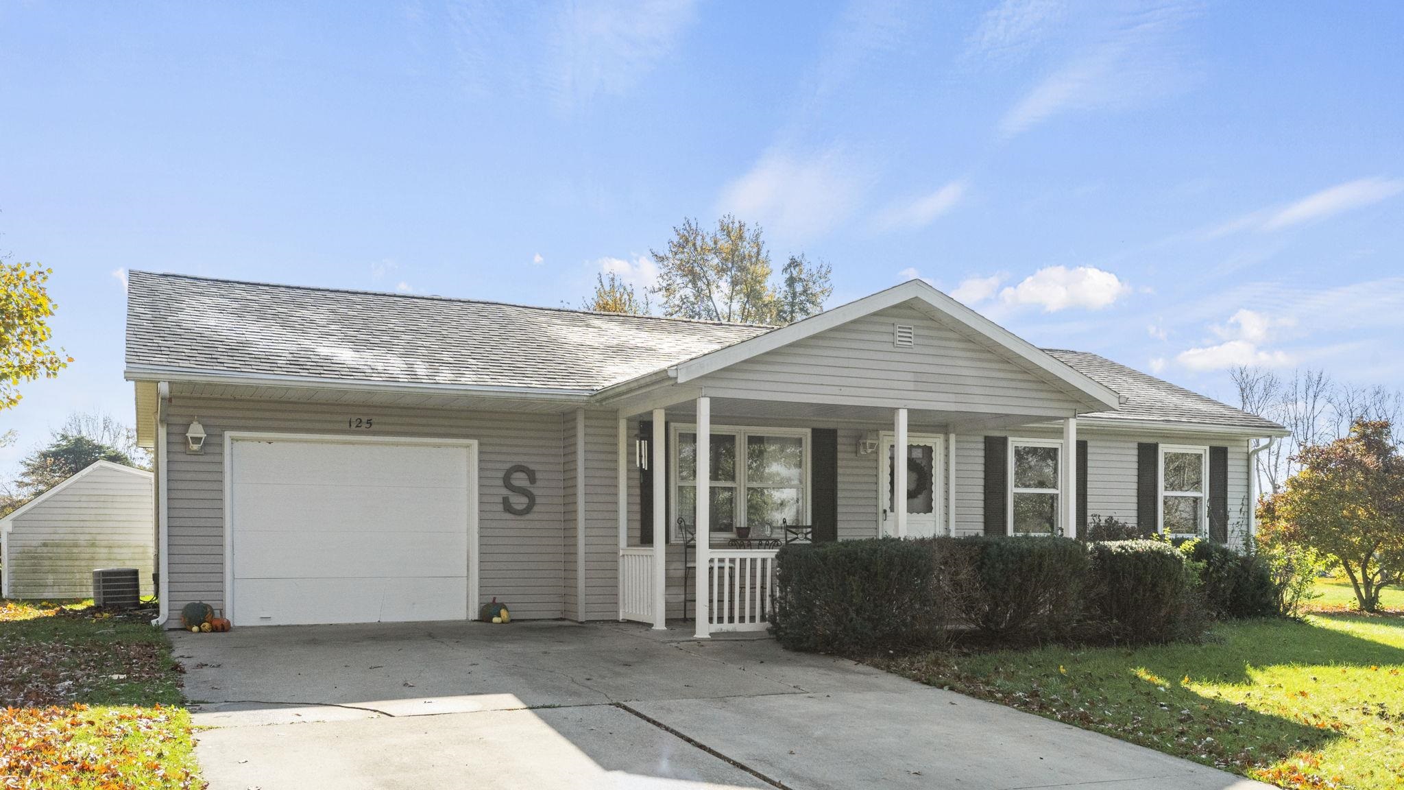 125 Riverview Road Warren, IN 46792 - Photo 4 of 35