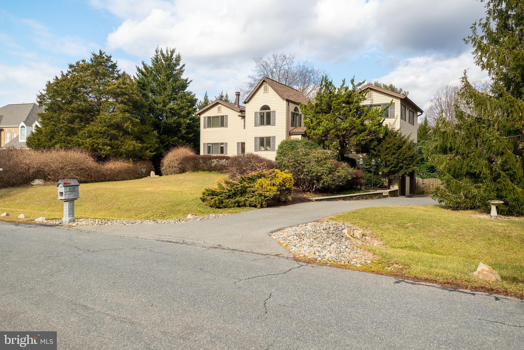 15729 Holly Grove Road Silver Spring, MD 20905 - Photo 3 of 122 Gallery Image 3