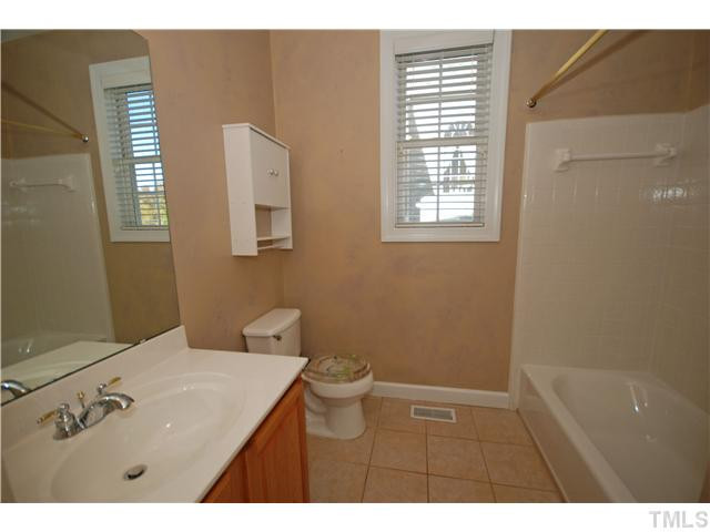 12308 Fieldmist Drive Raleigh, NC 27614 - Photo 23 of 25 Bathroom