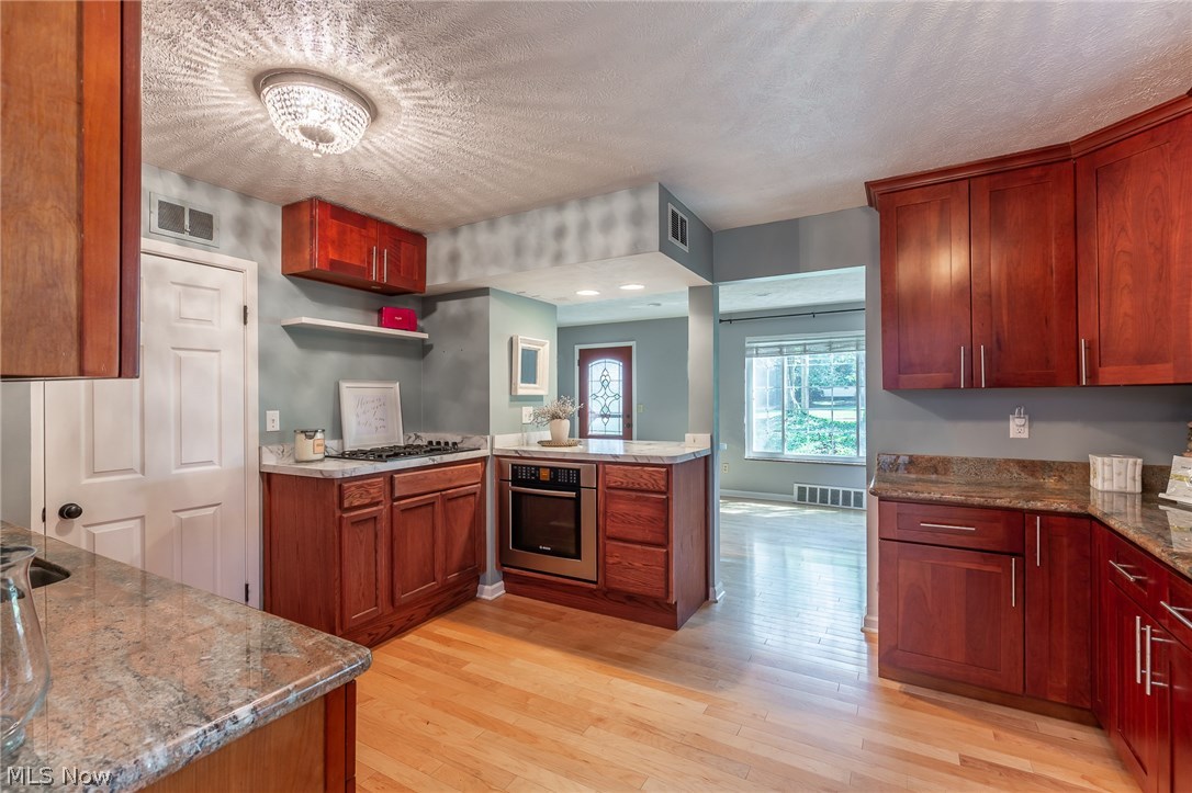 36313 Ridge Road Willoughby, OH 44094 - Photo 5 of 27 Gallery Image 5