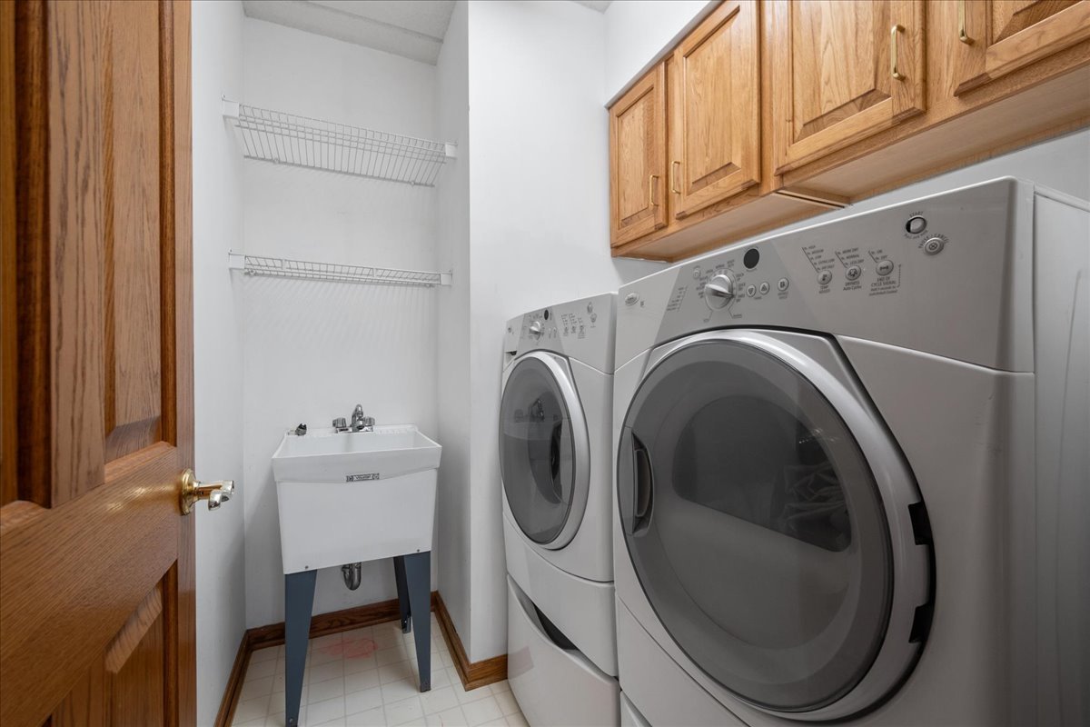 400 South NW Highway, Unit 301B Park Ridge, IL 60068 - Photo 18 of 22