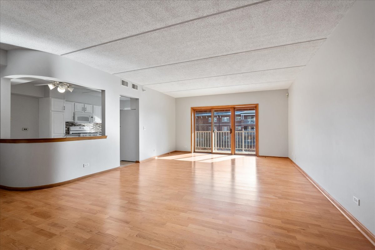 400 South NW Highway, Unit 301B Park Ridge, IL 60068 - Photo 4 of 22