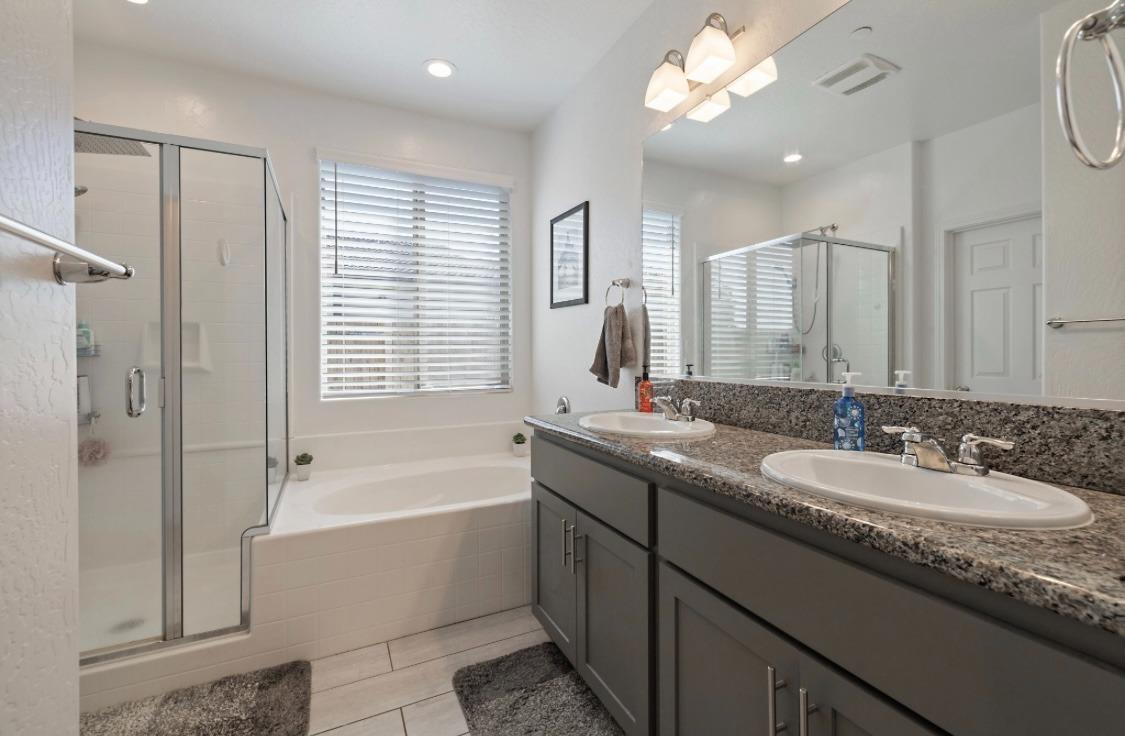 499 Daphne Lane Lemoore, CA 93245 - Photo 14 of 26