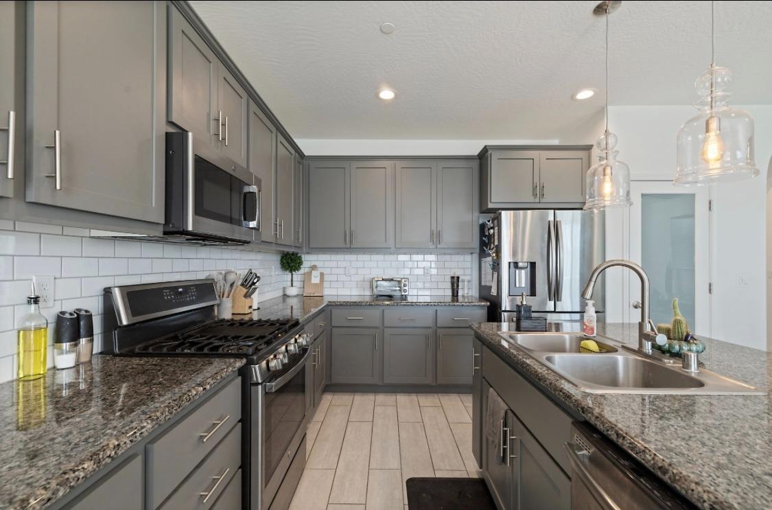 499 Daphne Lane Lemoore, CA 93245 - Photo 10 of 26