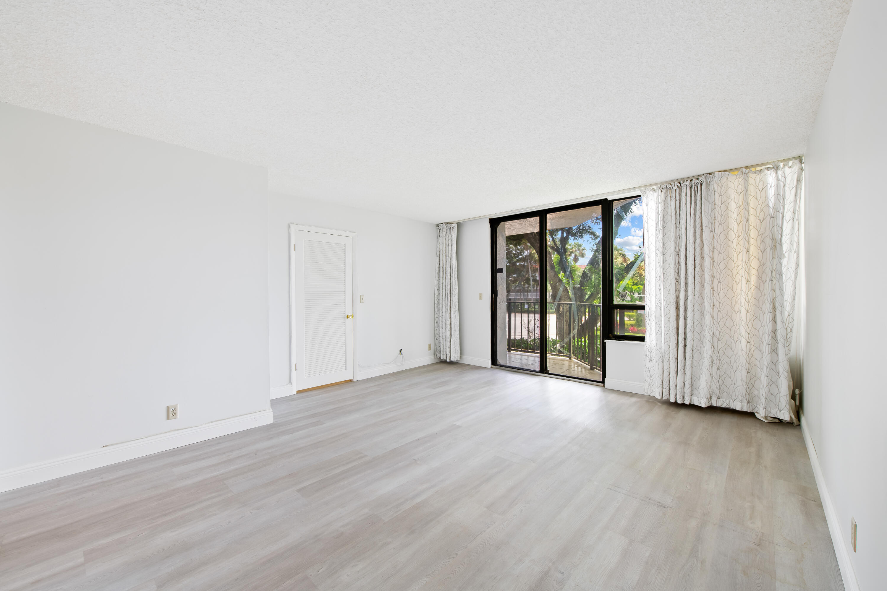799 Jeffery Street, Unit 201 Boca Raton, FL 33487 - Photo 16 of 36 DSC_3753
