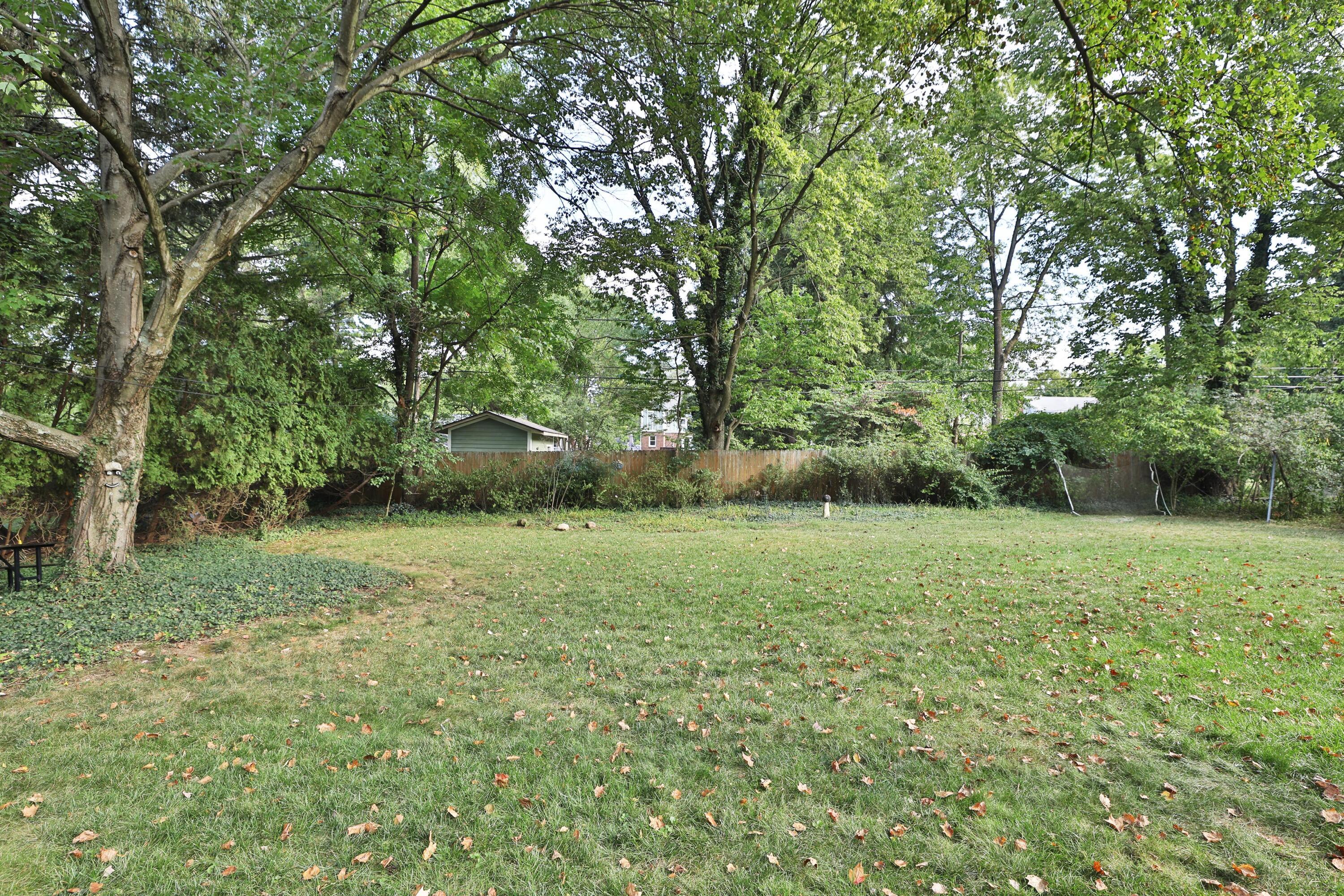 160 Croswell Road Columbus, OH 43214 - Photo 49 of 50 160-Croswell-46