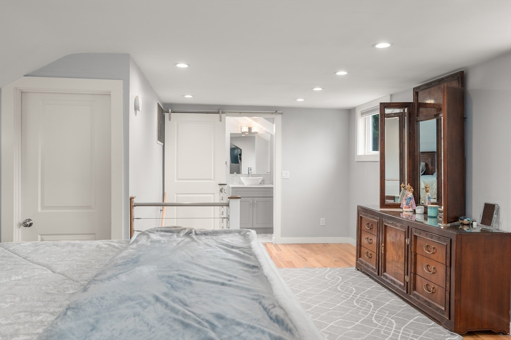 32 Oak Street Stoneham, MA 02180 - Photo 12 of 23