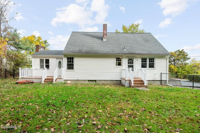 $349,900 | 105 Overlook Avenue, Colonie, NY 12110