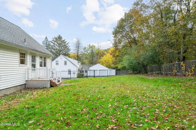 $349,900 | 105 Overlook Avenue, Colonie, NY 12110