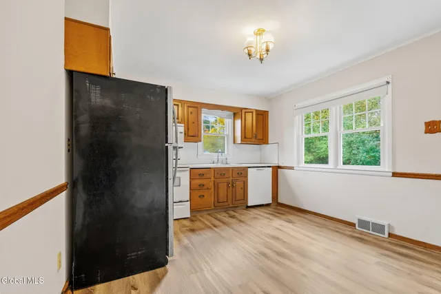 $349,900 | 105 Overlook Avenue, Colonie, NY 12110