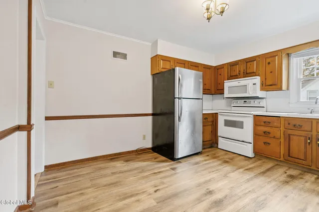 $349,900 | 105 Overlook Avenue, Colonie, NY 12110