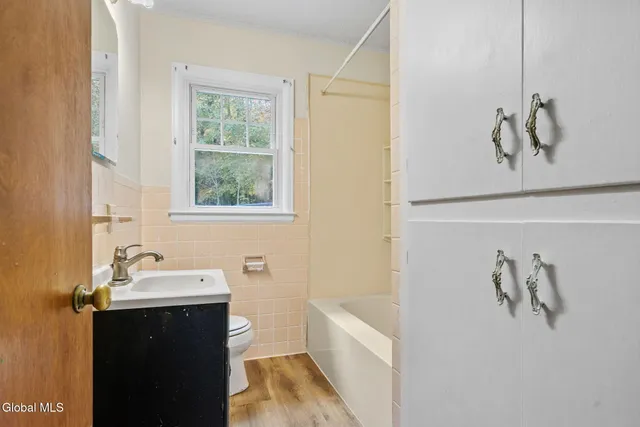 $349,900 | 105 Overlook Avenue, Colonie, NY 12110