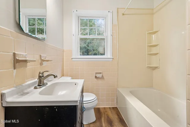 $349,900 | 105 Overlook Avenue, Colonie, NY 12110