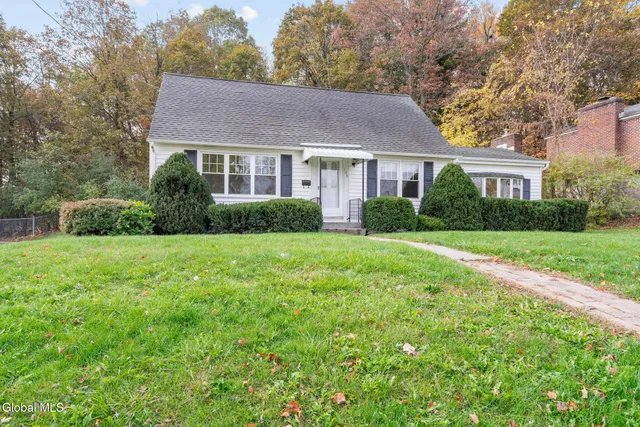 $349,900 | 105 Overlook Avenue, Colonie, NY 12110