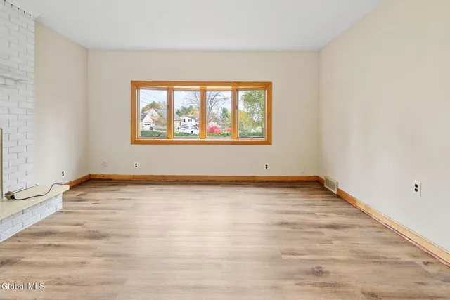 $349,900 | 105 Overlook Avenue, Colonie, NY 12110