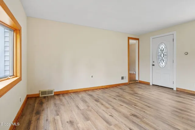 $349,900 | 105 Overlook Avenue, Colonie, NY 12110