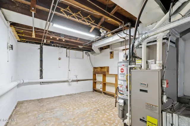 $349,900 | 105 Overlook Avenue, Colonie, NY 12110