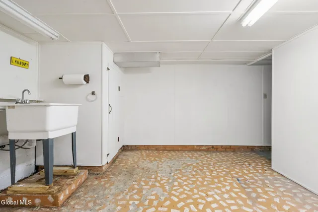 $349,900 | 105 Overlook Avenue, Colonie, NY 12110