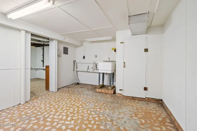 $349,900 | 105 Overlook Avenue, Colonie, NY 12110