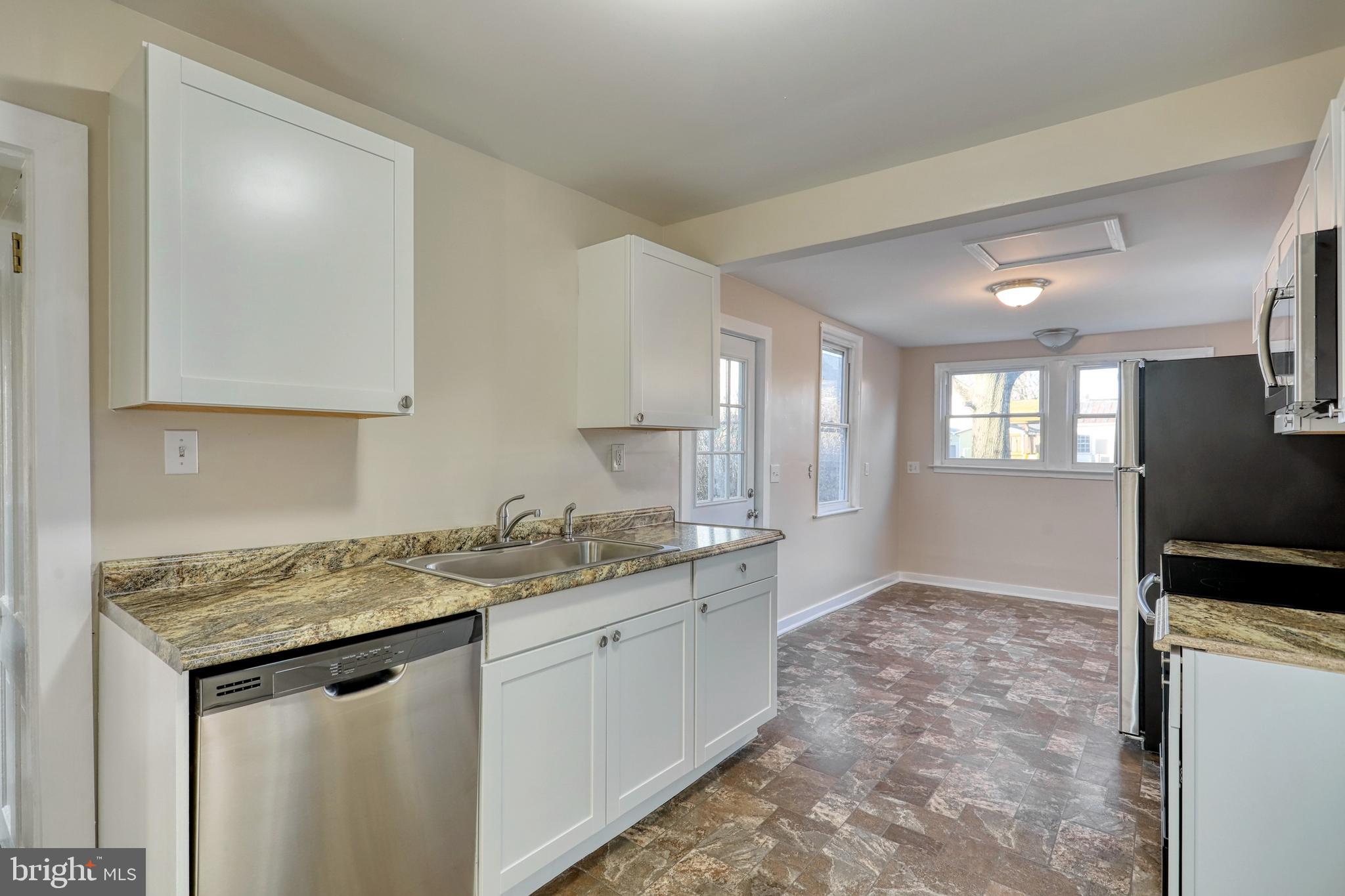 30 South East Street Spring Grove, PA 17362 - Photo 8 of 27
