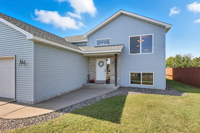 $319,900 | 1509 Killdeer Avenue, Sartell, MN 56377