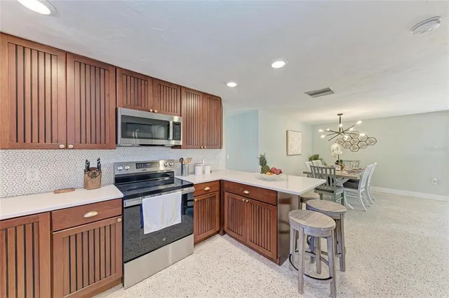 $7,500 | 730 Fox Street, Longboat Key, FL 34228