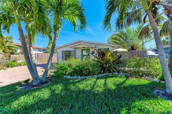 $6,500 | 730 Fox Street, Longboat Key, FL 34228