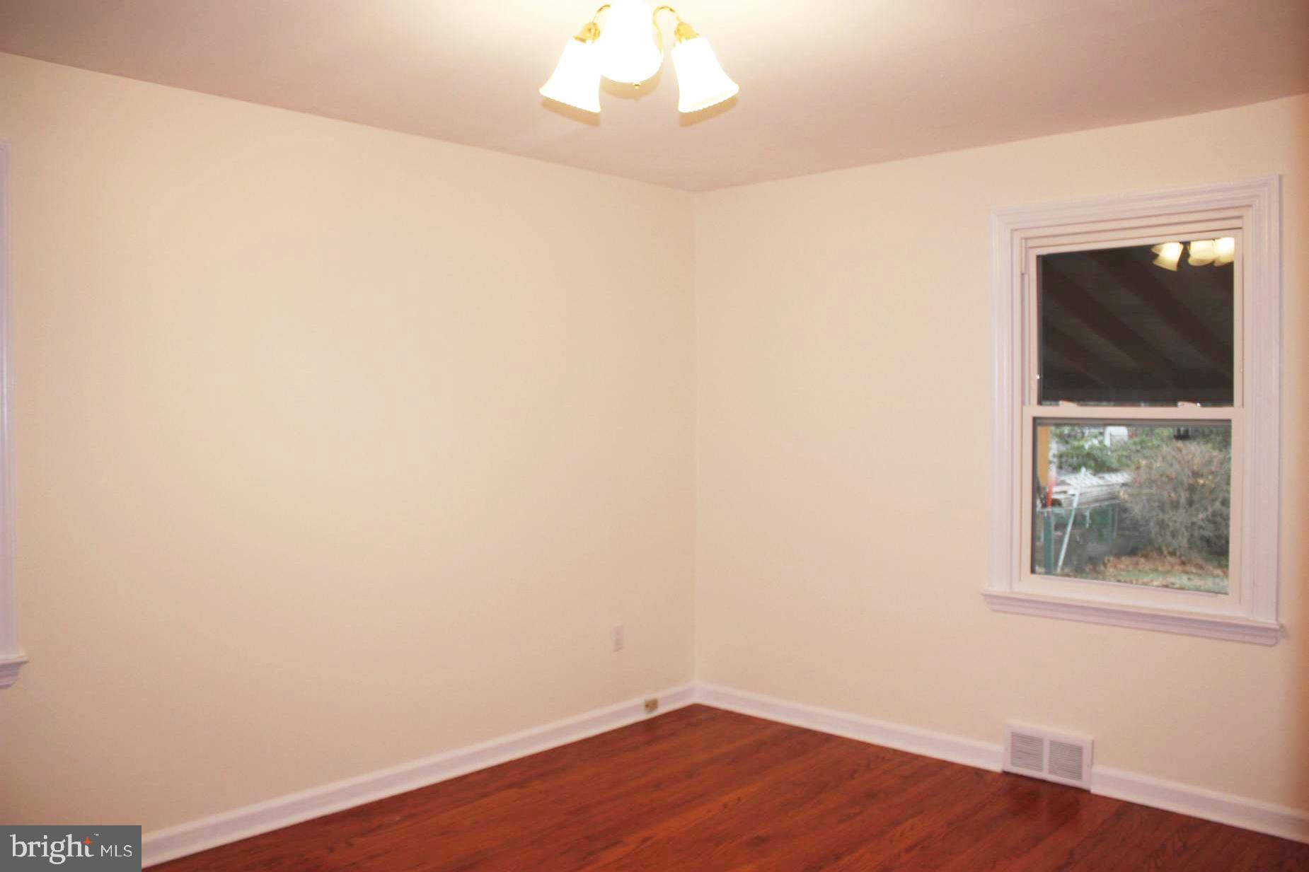 216 Merrybrook Drive Havertown, PA 19083 - Photo 6 of 10