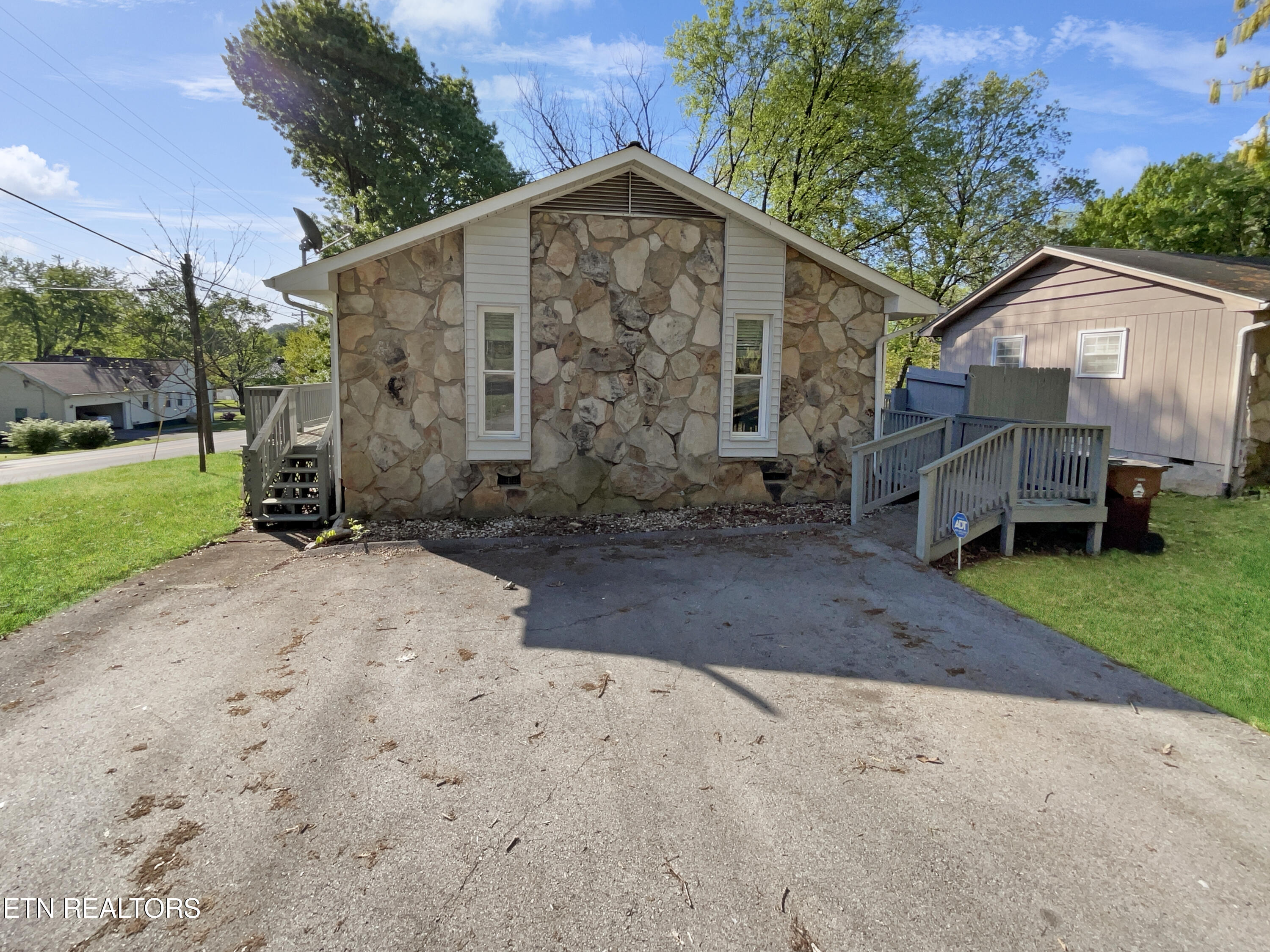 702 Hayes Street Alcoa, TN 37701 - Photo 1 of 20 listing_0