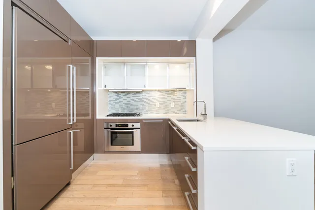 $795,000 | 75 Wall Street, Unit 29R | Financial District