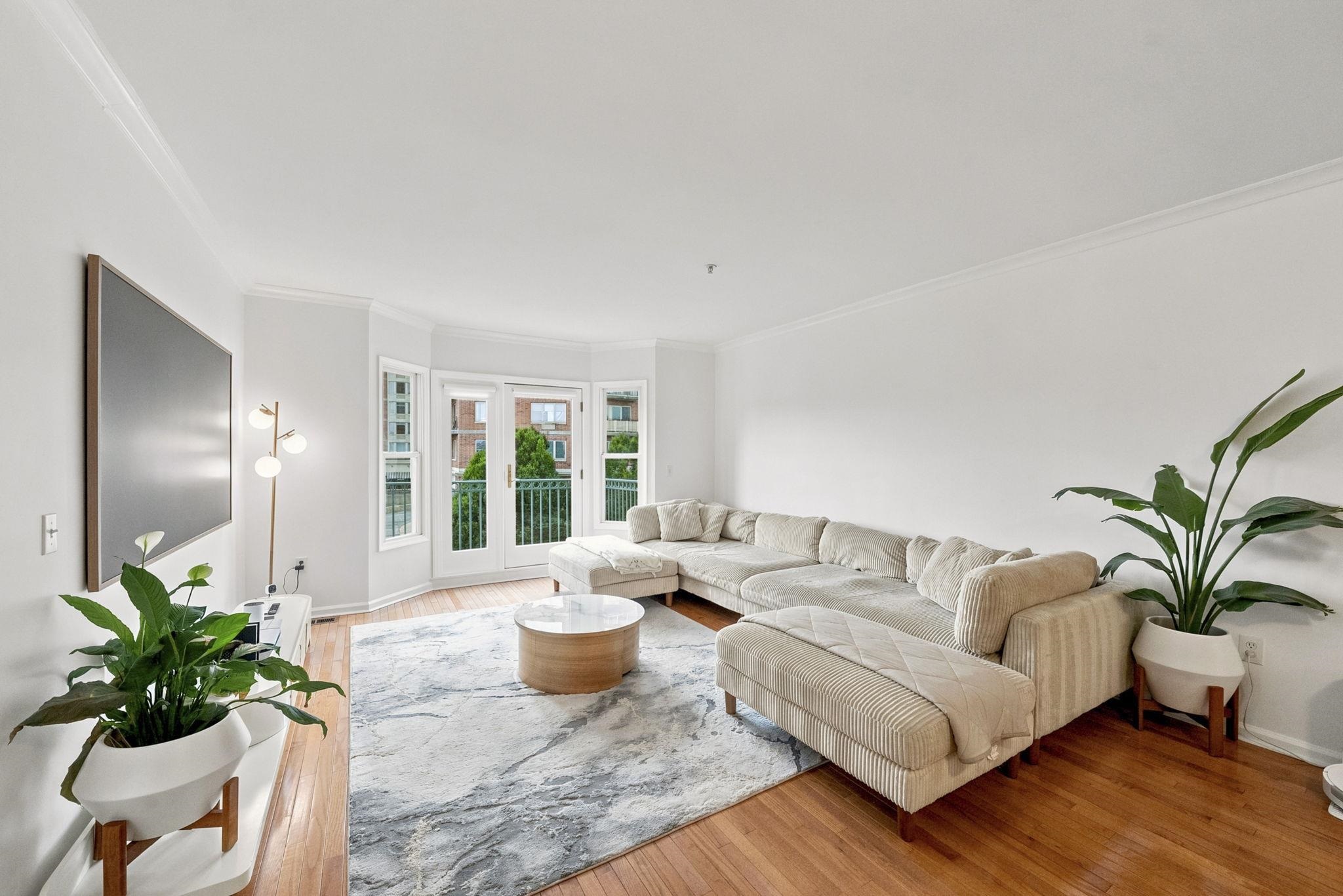 335 The Promenade, Unit 335 Edgewater, NJ 07020 - Photo 3 of 45 Gallery Image 3