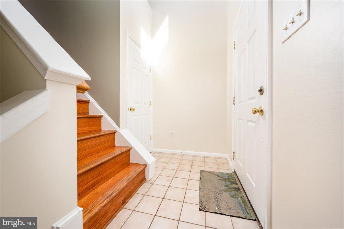 12121 Amber Ridge Circle Germantown, MD 20876 - Photo 11 of 47