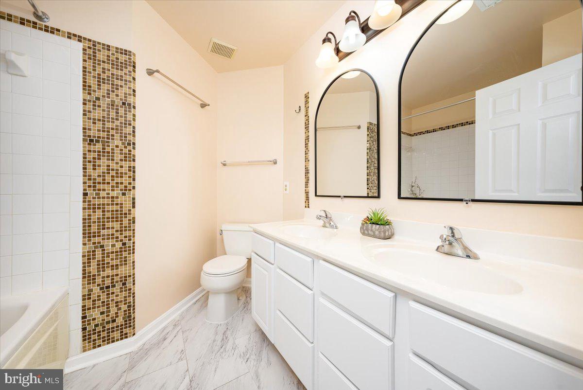 12121 Amber Ridge Circle Germantown, MD 20876 - Photo 24 of 47