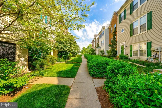 $2,800 | 12121 Amber Ridge Circle, Germantown, MD 20876