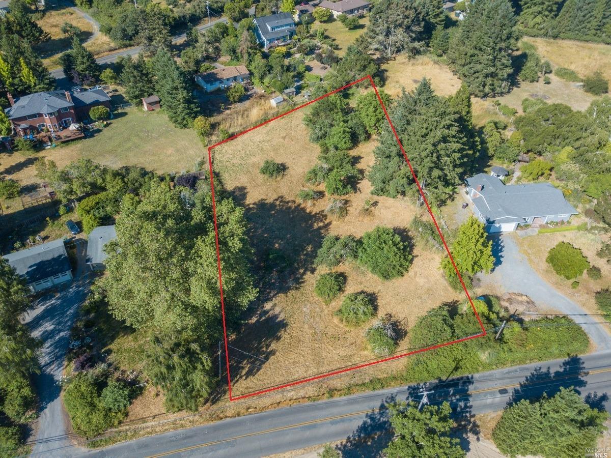2880 Pleasant Hill Road Sebastopol, CA 95472 - Photo 1 of 1 an aerial view of a house with a yard