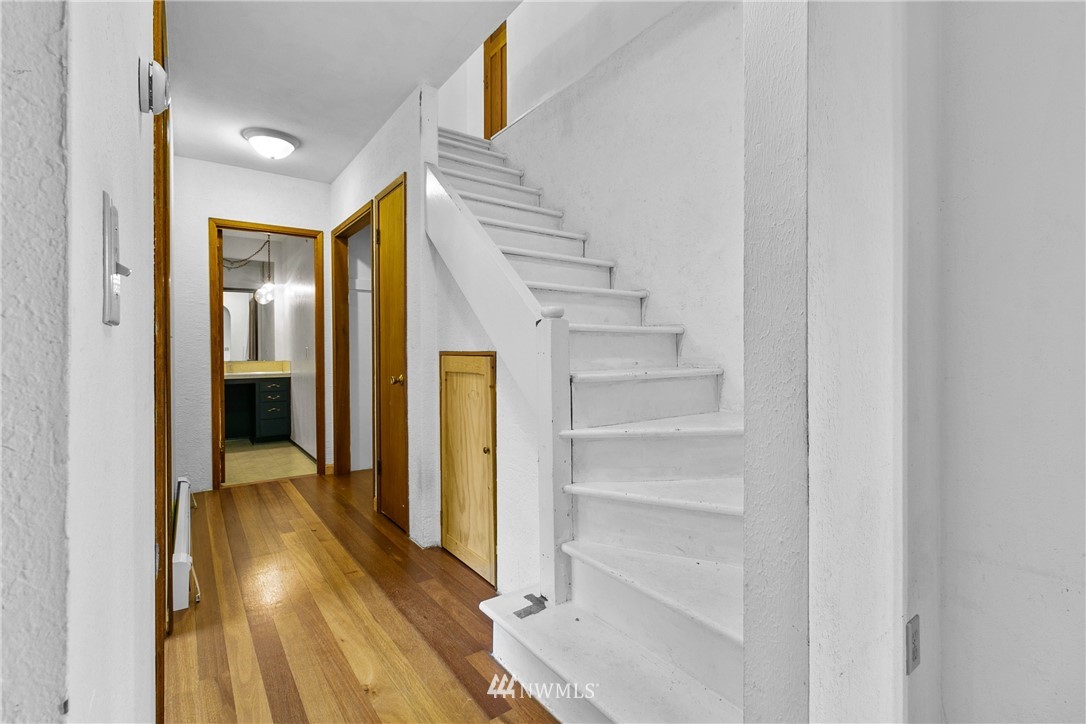 519 Quince Street Northeast Olympia, WA 98506 - Photo 19 of 39 a view of a hallway with wooden floor and entryway