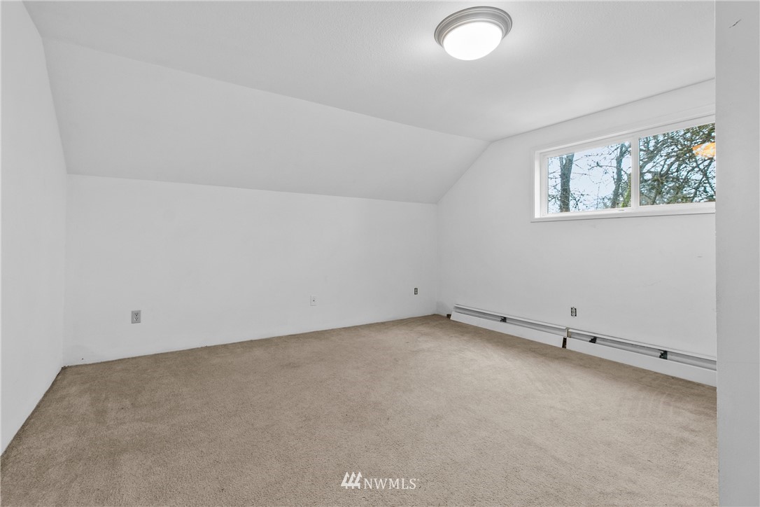 519 Quince Street Northeast Olympia, WA 98506 - Photo 22 of 39 an empty room with a workbench