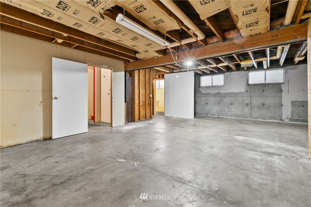 519 Quince Street Northeast Olympia, WA 98506 - Photo 27 of 39 a view of an empty room