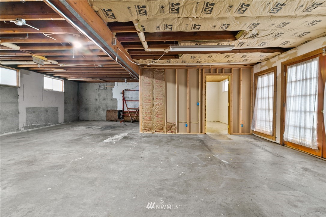 519 Quince Street Northeast Olympia, WA 98506 - Photo 28 of 39 a view of an empty room