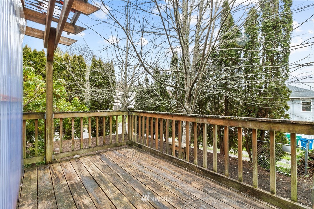 519 Quince Street Northeast Olympia, WA 98506 - Photo 30 of 39 a view of balcony with wooden floor and fence