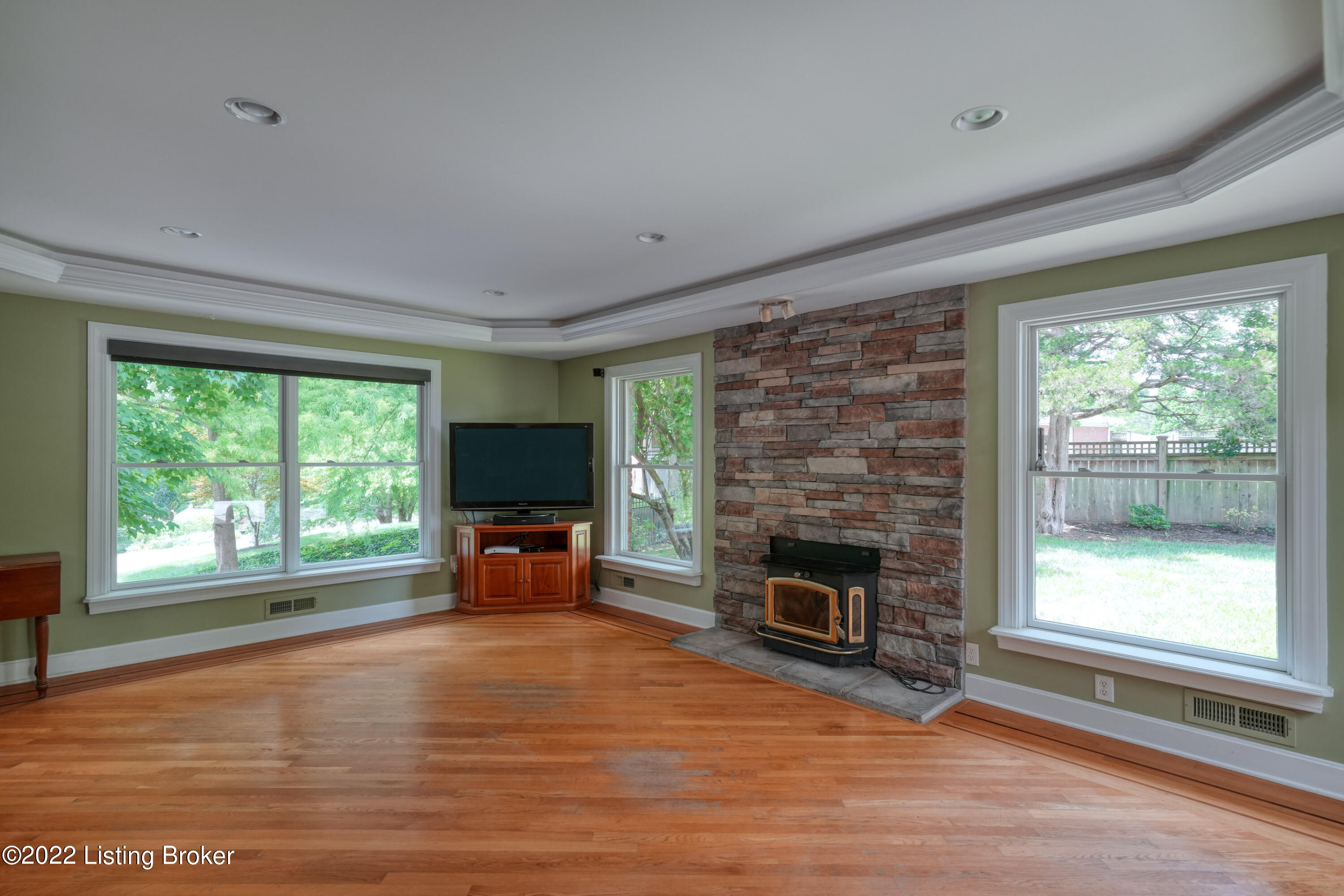 524 Ridgewood Road Louisville, KY 40207 - Photo 19 of 40 32