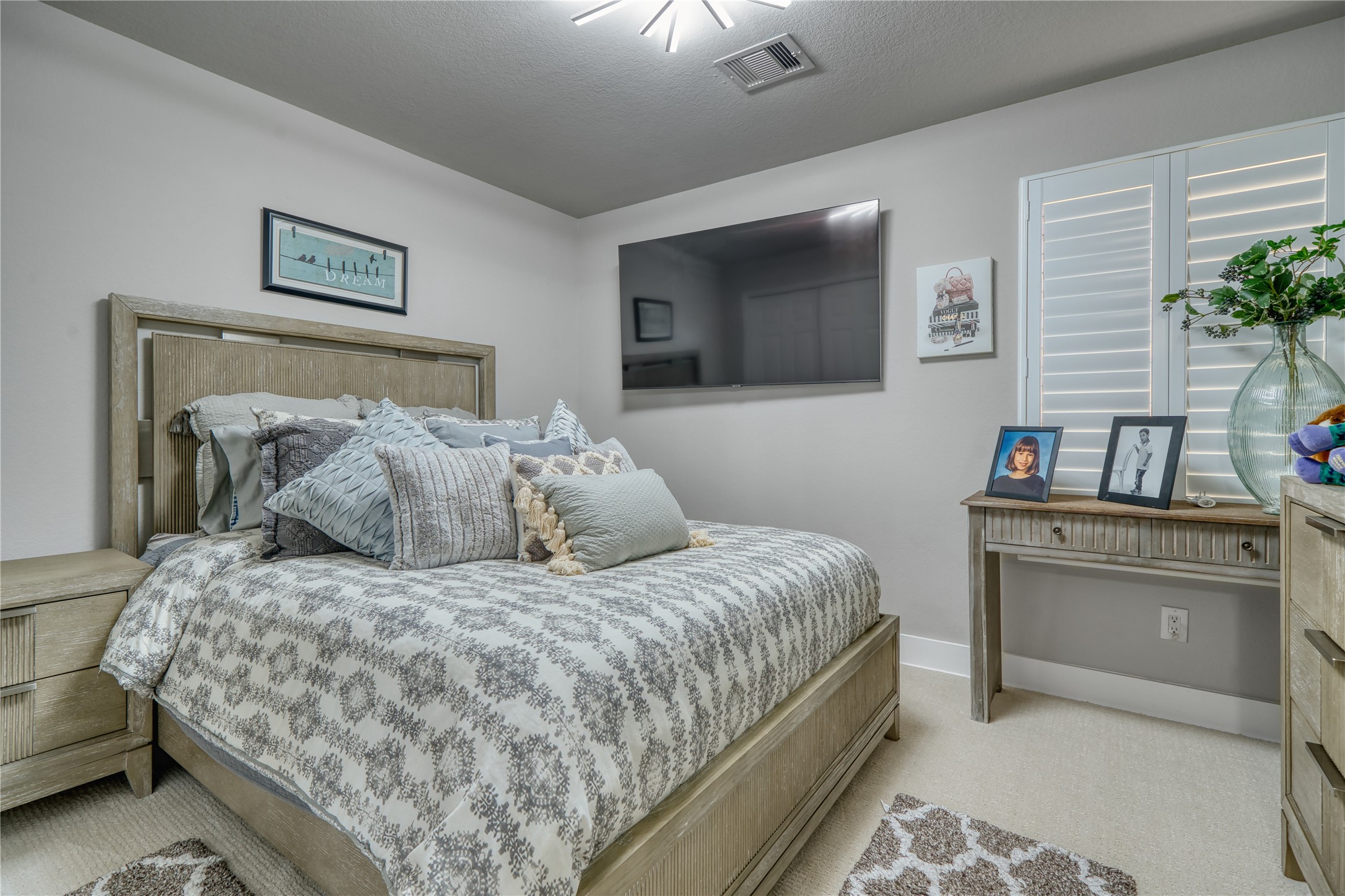18306 West Hardy Road Houston, TX 77073 - Photo 9 of 37 Secondary Bedroom