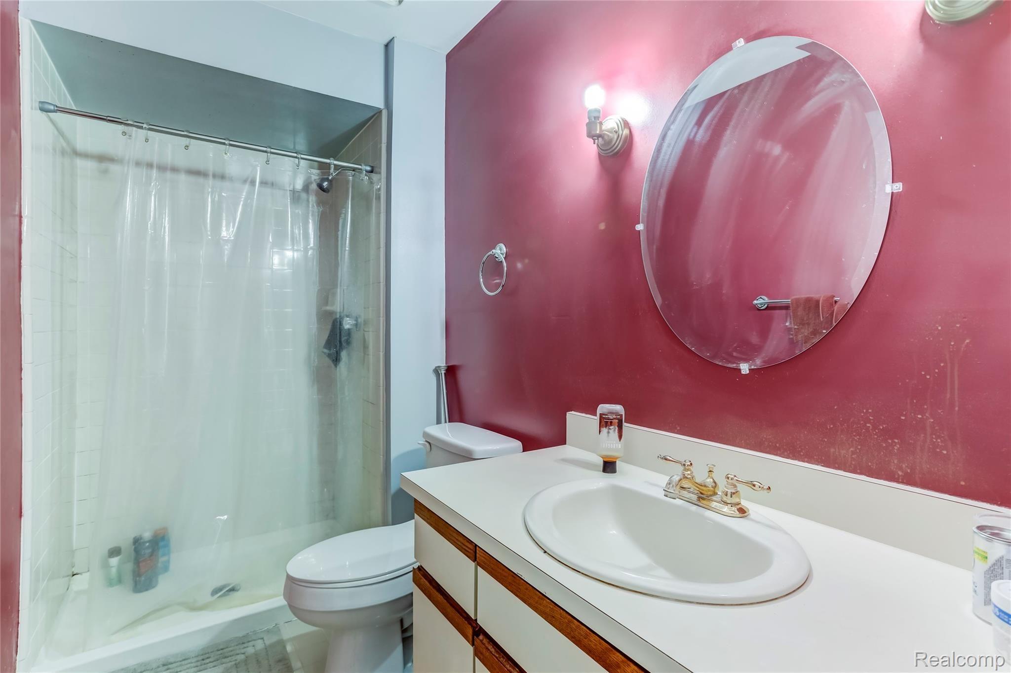 520 Tennyson Rochester, MI 48307 - Photo 16 of 25 520 Tennyson, Rochester Hills, MI-16.jpg-FULL