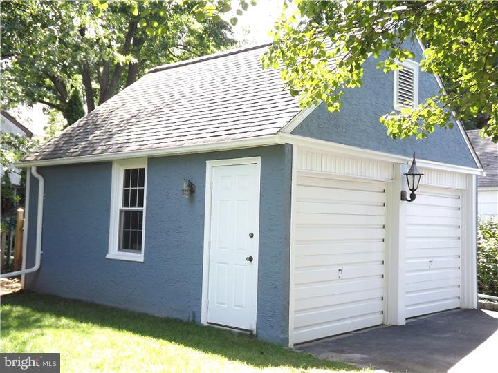 1151 Jericho Road Abington, PA 19001 - Photo 5 of 25 Garage