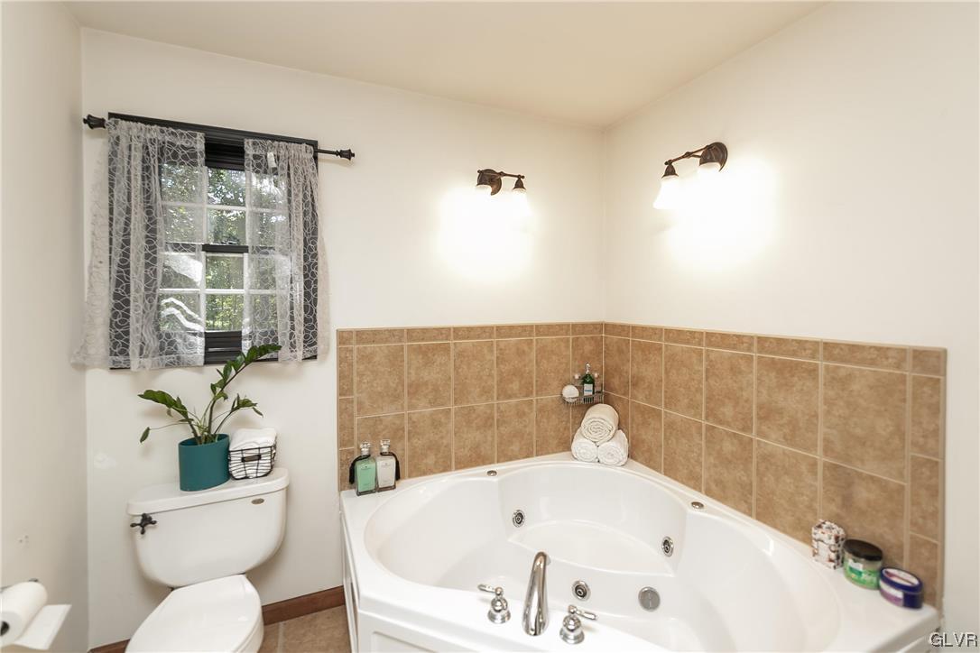 211 Bindale Road Tamiment, PA 18371 - Photo 31 of 40 Gallery Image 31